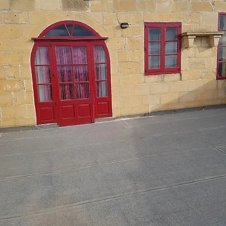 Ta' Karkar