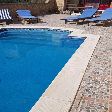 ベッド・アンド・ブレックファスト Ta' Karkar 4*