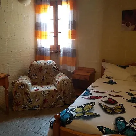 ベッド・アンド・ブレックファスト Ta' Karkar 4*