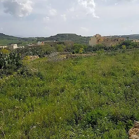 Ta' Karkar 4*