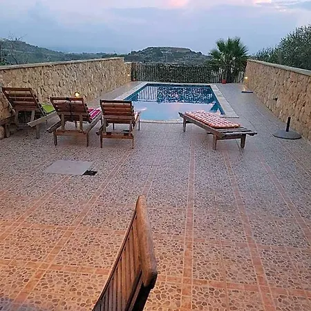 Ta' Karkar 4* Шаара