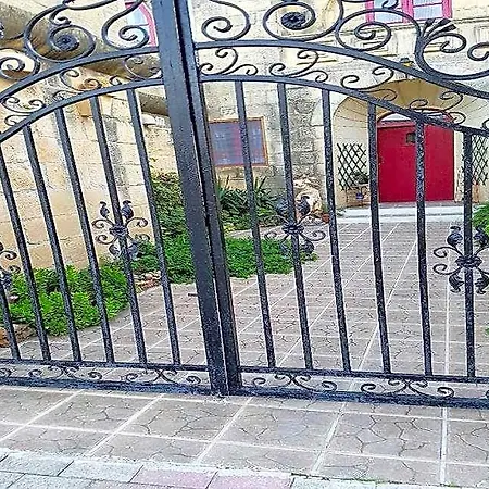 Ta' Karkar Отель типа 
