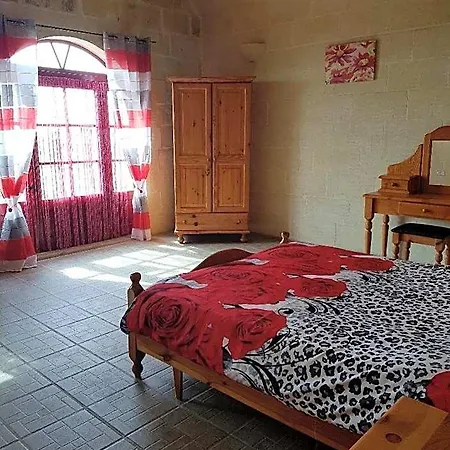 Ta' Karkar 4* Шаара