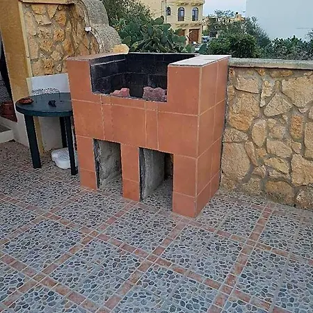 Ta' Karkar 4*