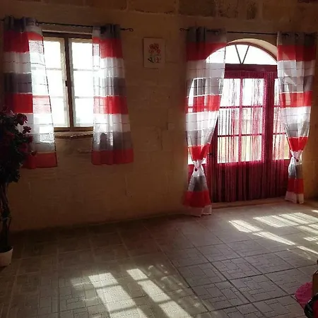 Ta' Karkar 자프라