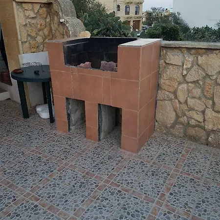 Ta' Karkar 4*