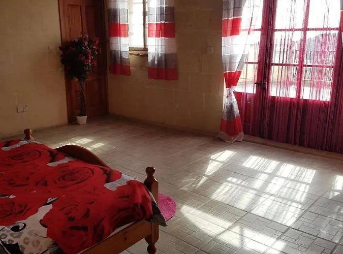 Ta' Karkar فندق مبيت وإفطار Xagħra