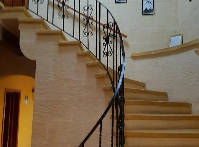 Ta' Karkar فندق مبيت وإفطار