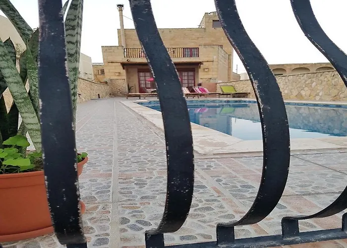 Ta' Karkar فندق مبيت وإفطار Xagħra