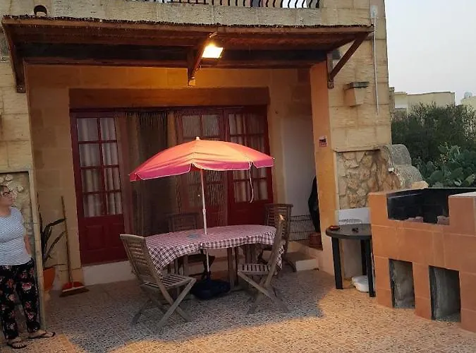 Ta' Karkar فندق مبيت وإفطار Xagħra